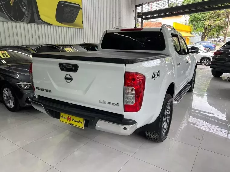 Nissan Frontier Branco 9