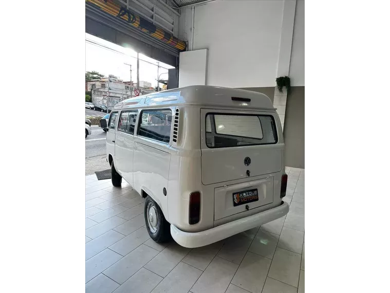 Volkswagen Kombi Branco 3