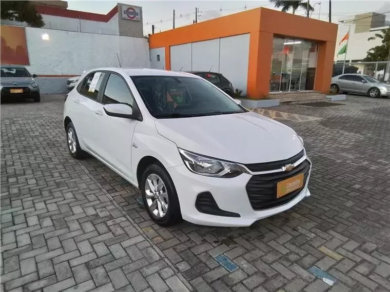 Chevrolet Onix Branco 3