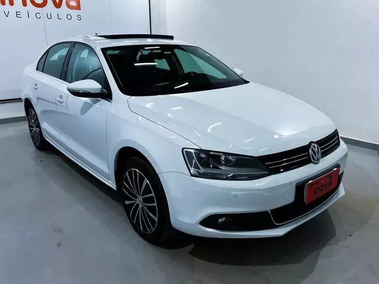 Volkswagen Jetta Branco 5