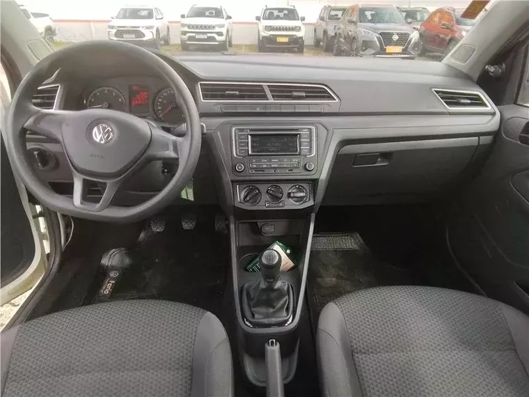 Volkswagen Voyage Branco 15