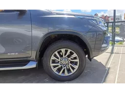 Toyota Hilux SW4