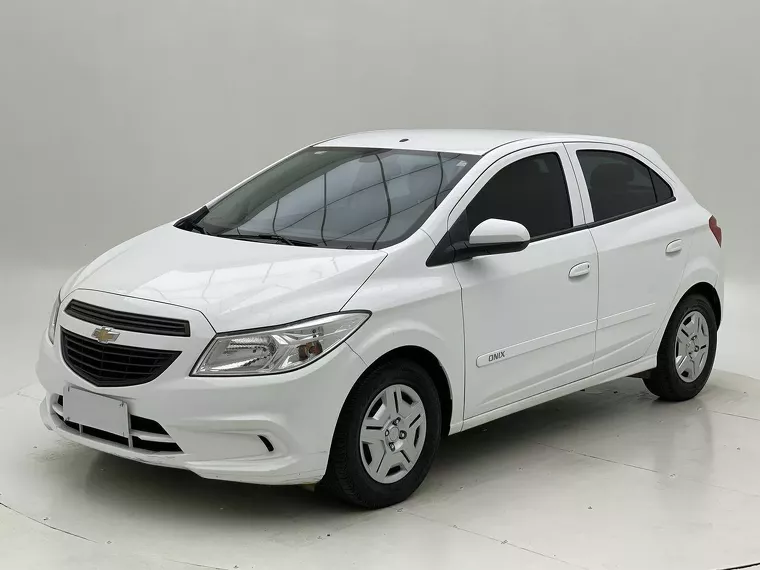 Chevrolet Onix Branco 1