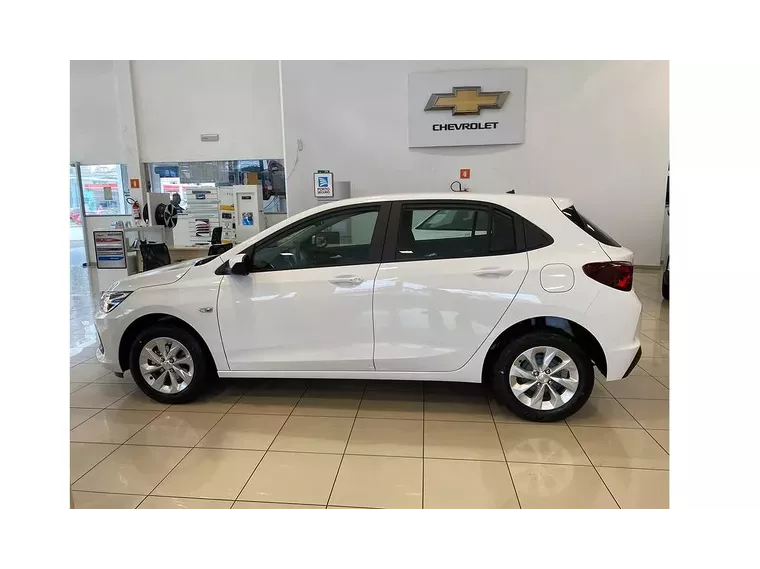 Chevrolet Onix Branco 3