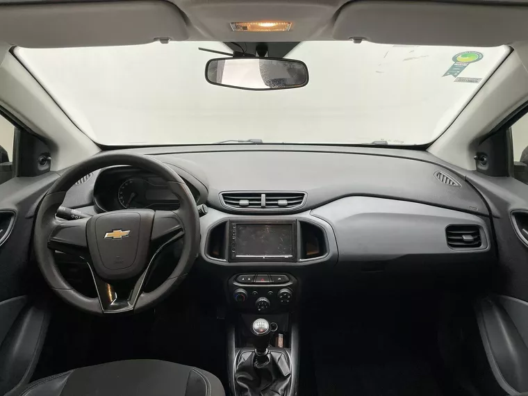 Chevrolet Onix Prata 7