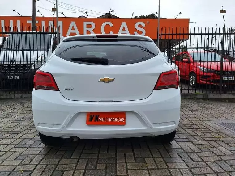 Chevrolet Onix Branco 5