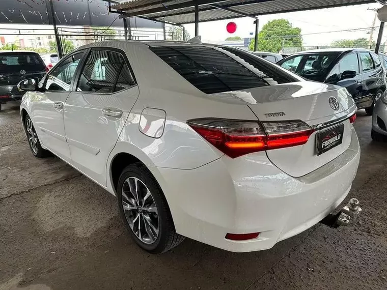 Toyota Corolla Branco 6