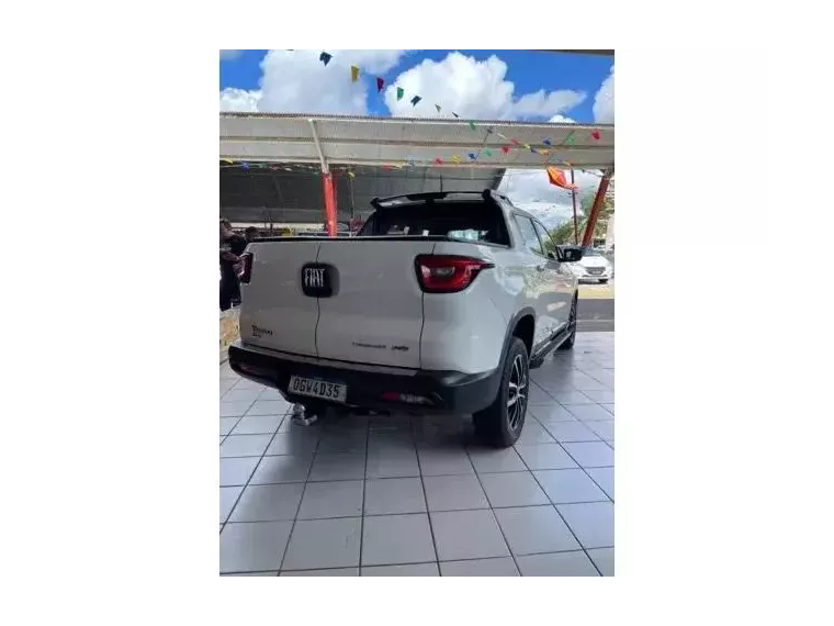 Fiat Toro Branco 2