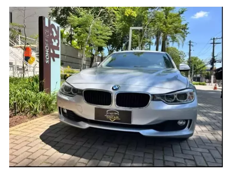 BMW 320i Prata 26