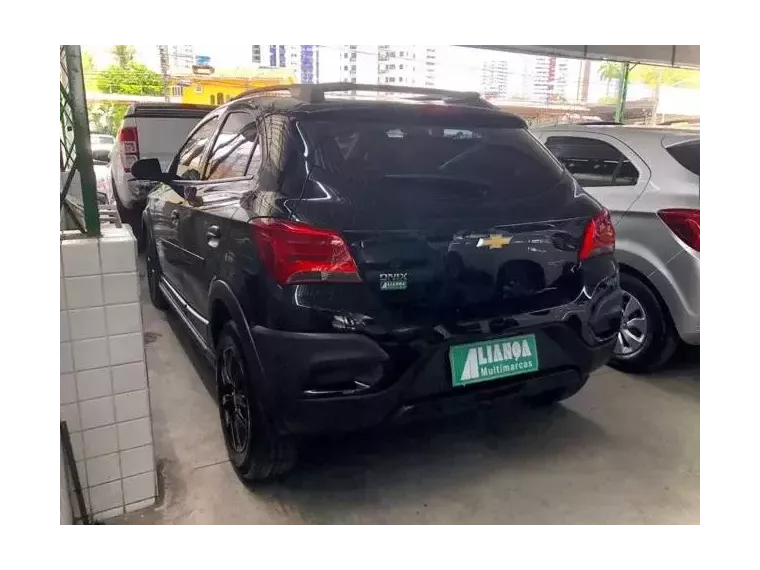 Chevrolet Onix Preto 6