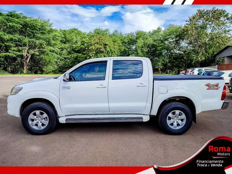 Toyota Hilux Branco 8