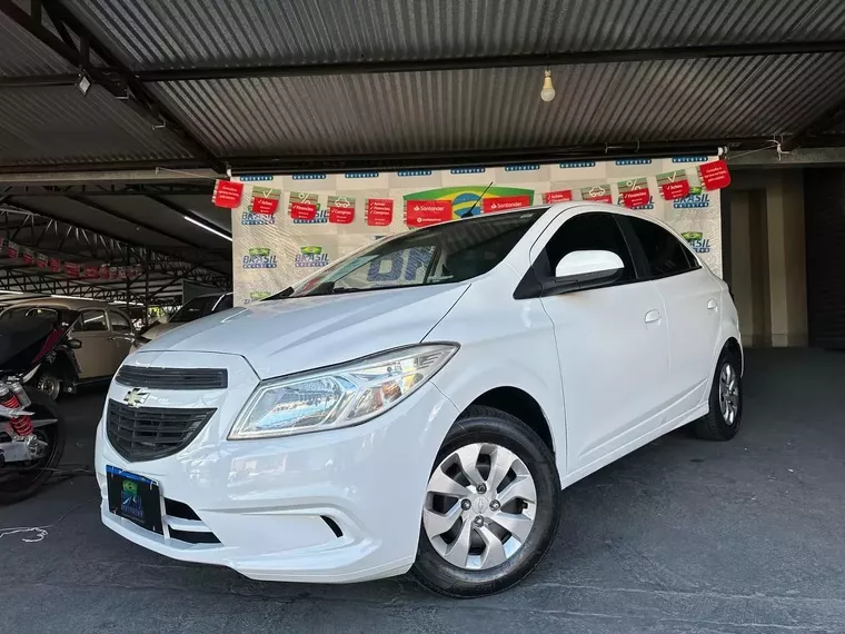 Chevrolet Onix Branco 3