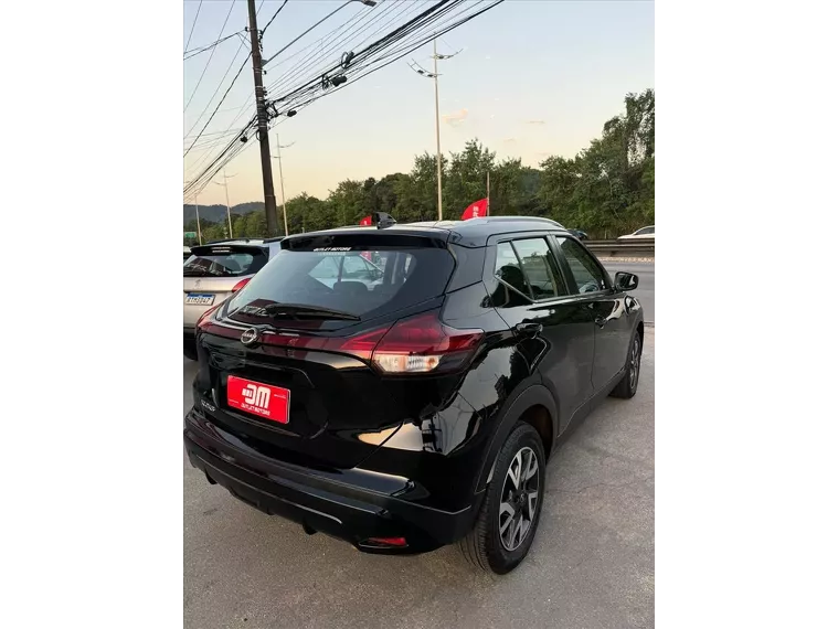 Nissan Kicks Preto 6