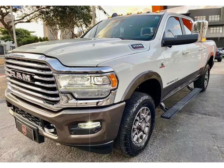 RAM 3500 Branco 3