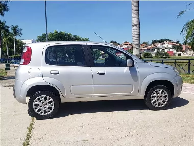 Fiat Uno Prata 12