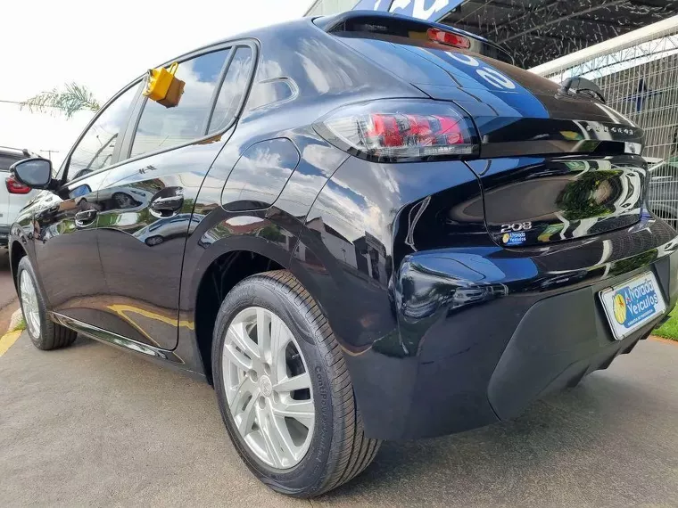 Peugeot 208 Preto 1