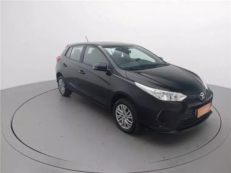 Toyota Yaris Preto 19