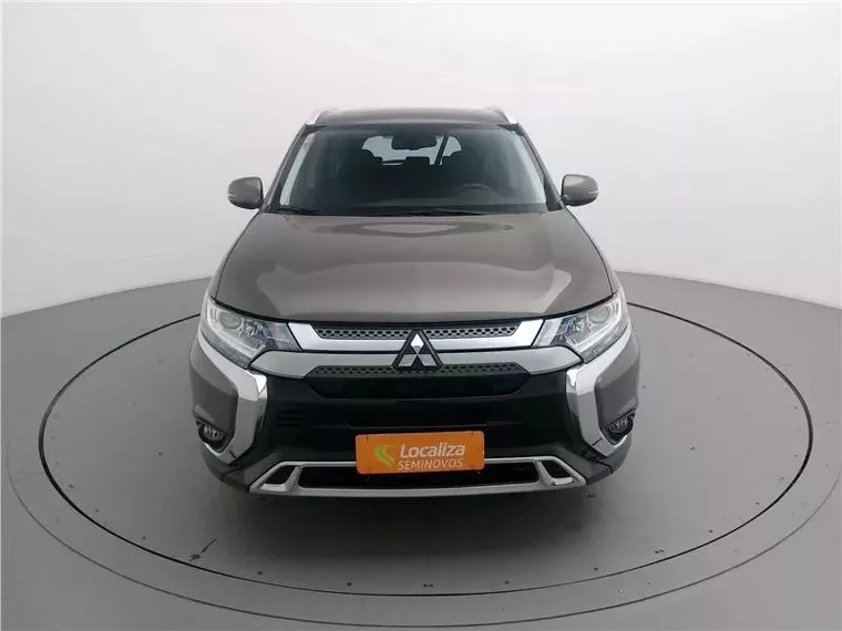 Mitsubishi Outlander Marrom 4