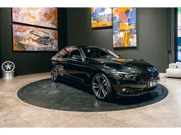 BMW 320i