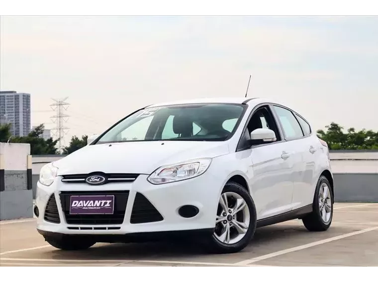 Ford Focus Branco 3