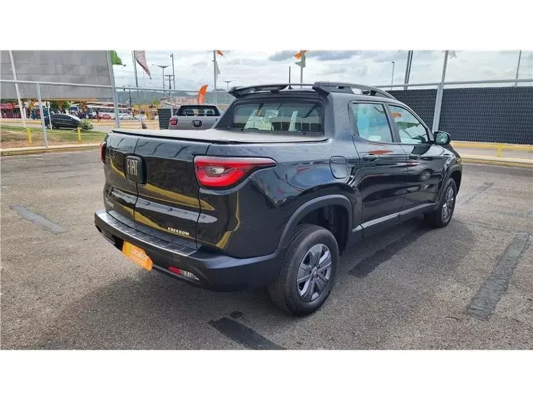 Fiat Toro Preto 7