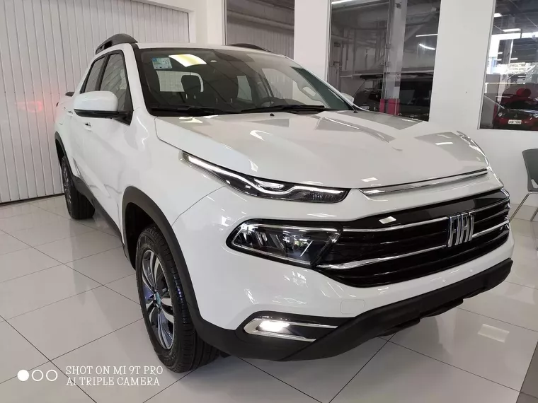 Fiat Toro Branco 3