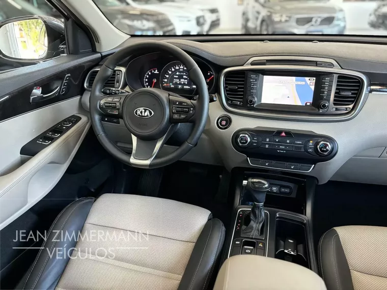 KIA Sorento Cinza 17