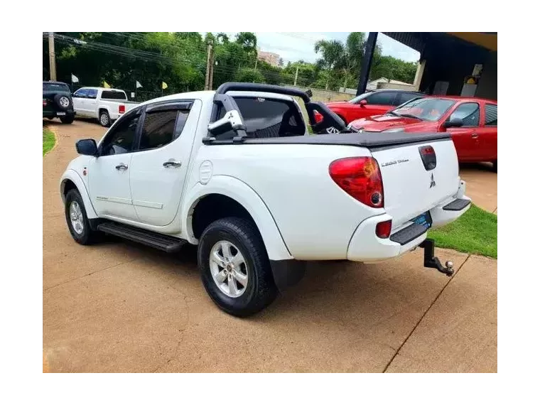 Mitsubishi L200 Triton Branco 4