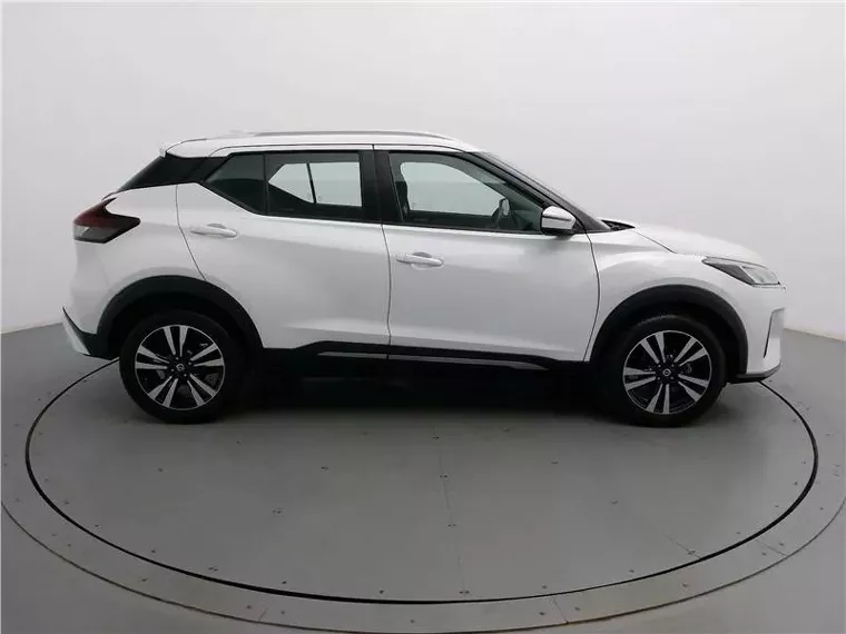 Nissan Kicks Branco 18