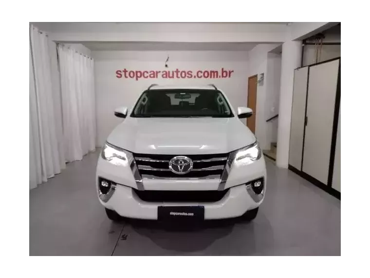 Toyota Hilux SW4 Branco 6