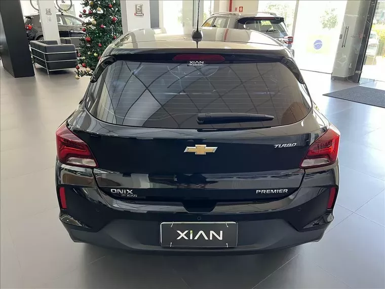 Chevrolet Onix Preto 7