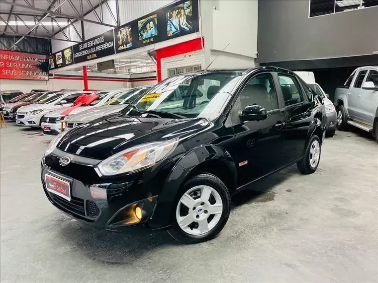 Ford Fiesta Preto 15