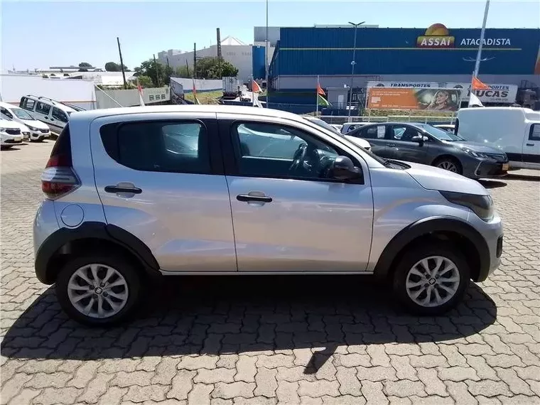 Fiat Mobi Prata 3