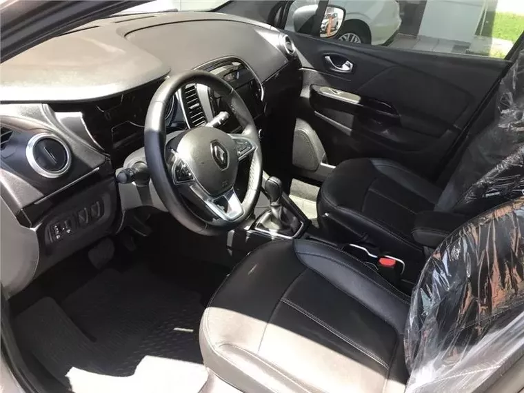 Renault Captur Cinza 4