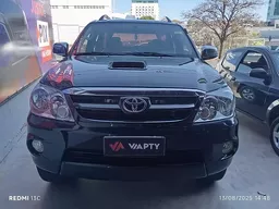 Toyota Hilux SW4