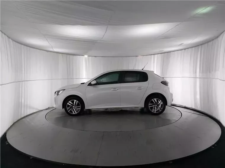 Peugeot 208 Branco 6