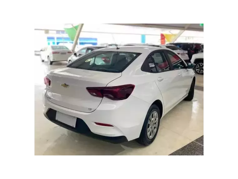 Chevrolet Onix Branco 16