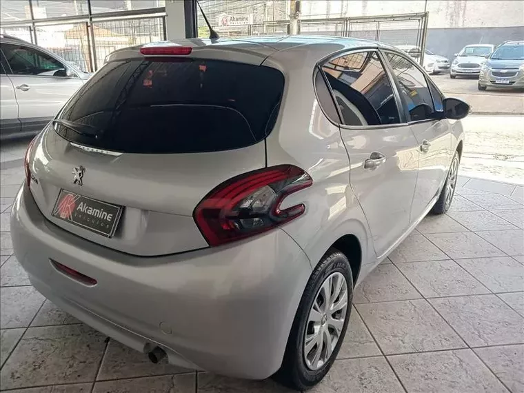 Peugeot 208 Prata 12