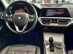 BMW 320i