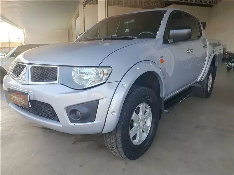 Mitsubishi L200 Prata 6