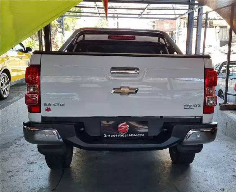 Chevrolet S10 Branco 17