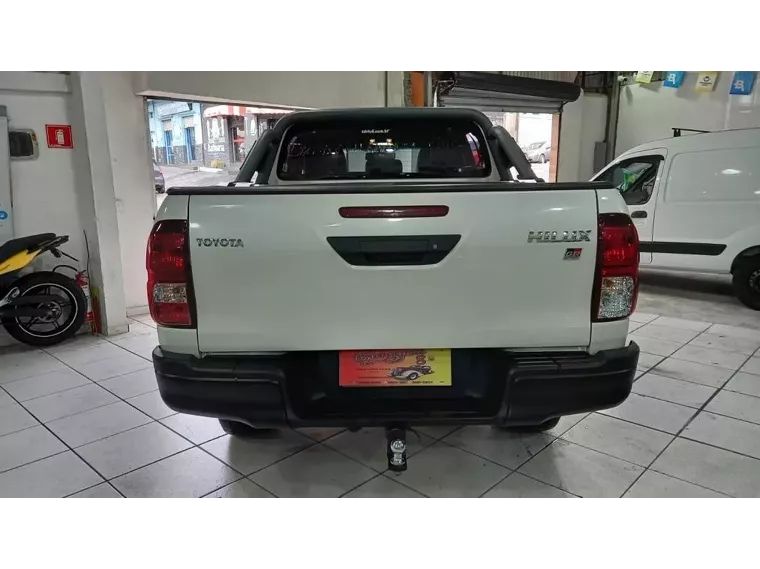 Toyota Hilux Branco 6