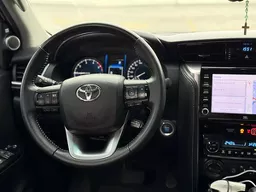 Toyota Hilux SW4