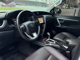 Toyota Hilux SW4