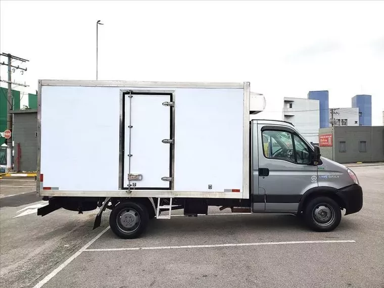 Iveco Daily Cinza 13