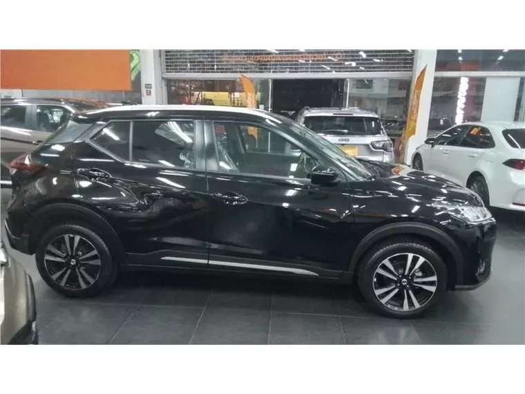 Nissan Kicks Preto 12