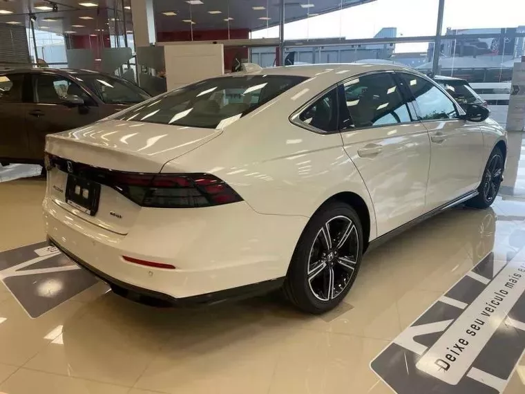 Honda Accord Branco 5