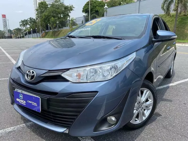 Toyota Yaris Azul 3