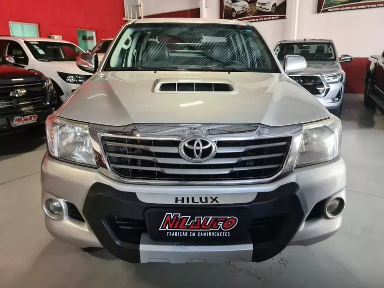 Toyota Hilux Prata 9