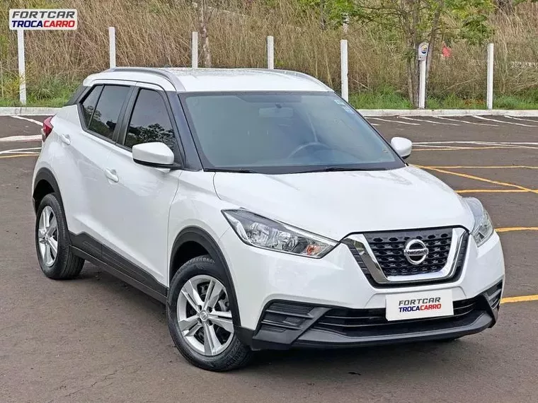 Nissan Kicks Branco 2